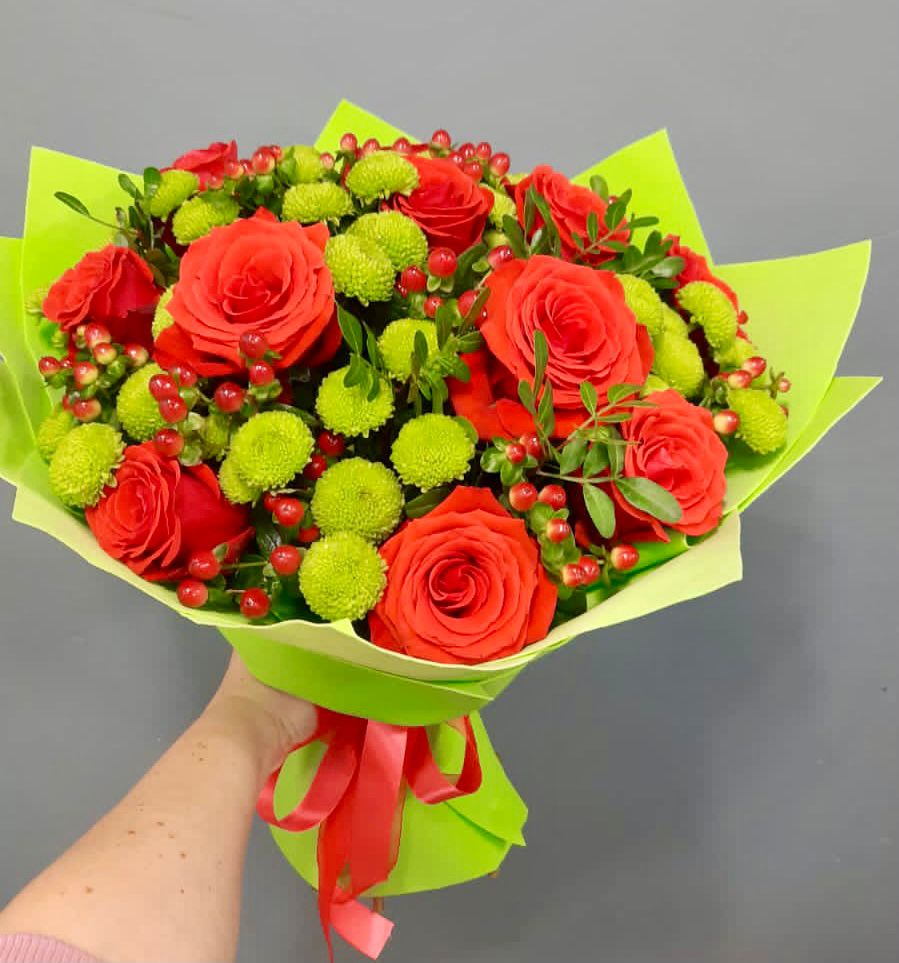 Букет цветов из: Хризантемы и Розы в Усть-Цильме