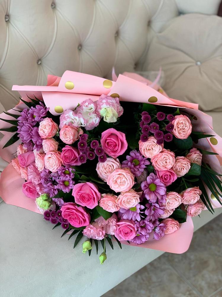 Букет цветов из: Хризантемы, Розы и Лизиантусы в Усть-Цильме