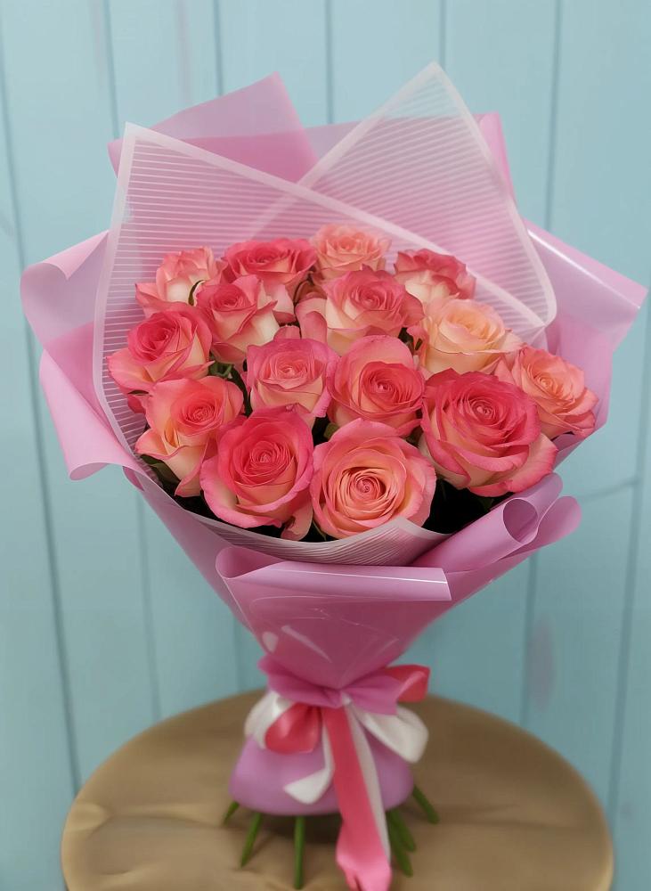 Букет 15 Розовых роз Равель в Усть-Цильме