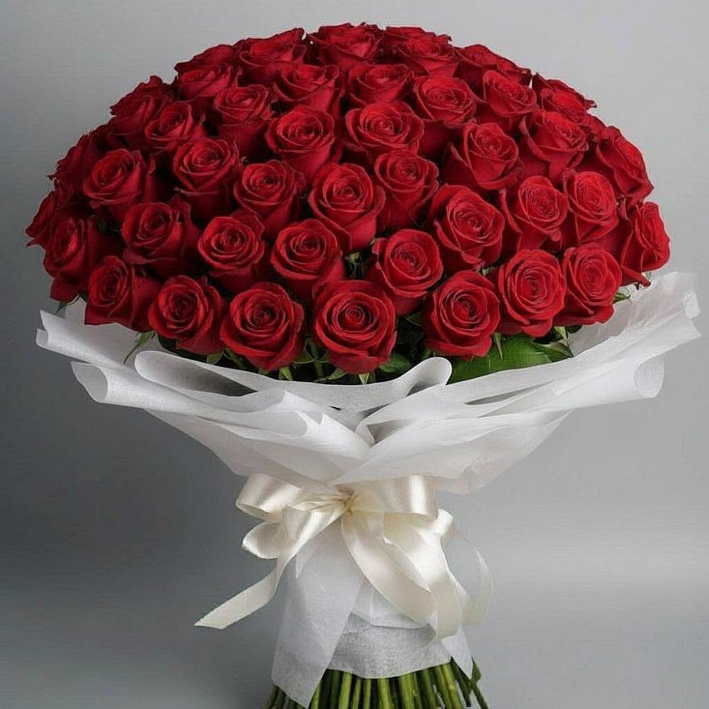 Букет 101 Красная роза Блэк Мэджик в Усть-Цильме