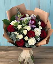 Букет цветов из:  Розы и Альстромерии в Усть-Цильме