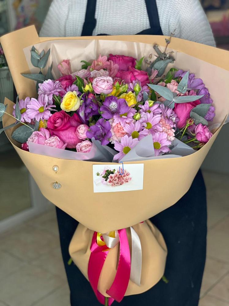 Букет цветов из: Хризантемы, Гвоздики и Альстромерии в Усть-Цильме