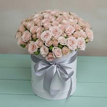 Цветочная композиция из Розы в шляпной коробке в Усть-Цильме