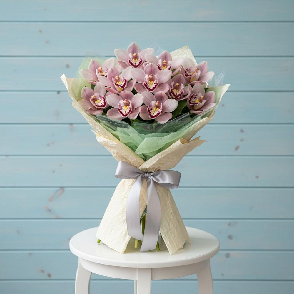 Букет цветов из: Орхидеи и Розы в Усть-Цильме