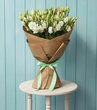 Букет цветов из:  Лизиантусы в Усть-Цильме