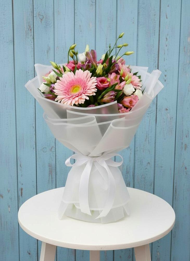 Букет цветов из: Герберы, Альстромерии и Лизиантусы в Усть-Цильме