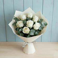 Букет Белые розы в Эвкалипте в Усть-Цильме