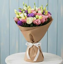 Букет цветов из:  Лизиантусы в Усть-Цильме