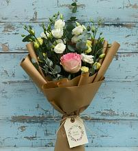 Букет цветов из:  Розы и Лизиантусы #REPLACE_PRED# Усть-Цильме