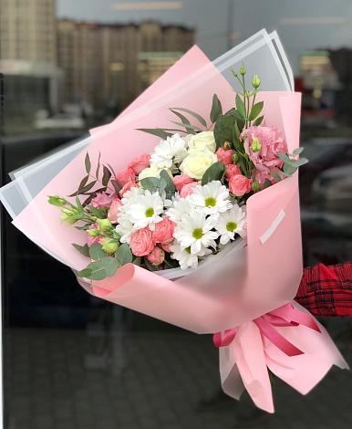 Букет цветов из: Розы, Лизиантусы и Хризантемы в Усть-Цильме